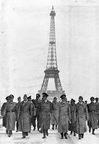 Les loups sont rentrés dans Paris (mi-juin 1940). Nous sommes une poignée de jours après l’armistice.