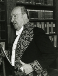 Henri Amouroux (1920-2007), journaliste-reporter, appartenait à l’Académie des sciences morales et politiques. © Louis Monier