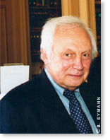 Jean-Paul Poirier est membre de l’Académie des sciences dans la section Sciences de l’univers, depuis 2002.