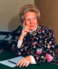 Evelyne Sullerot, cofondatrice du Mouvement français pour le planning familial, correspondant de l’Académie des sciences morales et politiques.