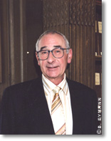 Maurice Goldman est membre de l’Académie des sciences de la section Physique, depuis 2004.