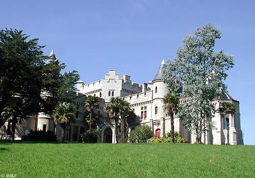 C’est dans son château à Hendaye qu’Antoine d’Abbadie installe son observatoire en 1858.