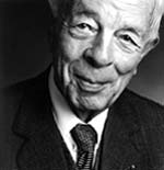 Jean Bernard (1907-2006), fut membre de l’Académie des sciences en 1972, de l’Académie nationale de médecine en 1973, et membre de l’Académie française en 1975, au fauteuil de Marcel Pagnol.