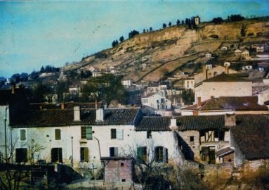 Louis Ducos du Huron, Vue d’Agen, prise de la maison Louis Ducos du Huron, s. d., héliochromie, 13,4 x 19,2 cm, 1874.