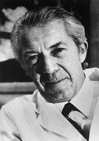 Professeur émérite à l’Université catholique de Louvain et à l’Université Rockefeller de New York, Christian de Duve fut prix Nobel de médecine en 1974 pour la découverte des lysosomes et desperoxysomes (constituants cellulaires fondamentaux).
