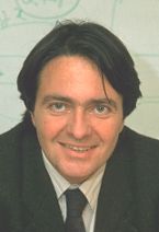 Jacques Stern, professeur des universités, professeur à l’Ecole Polytechnique, dirceteur du Laboratoire d’informatique de  l’Ecole Normale Supérieure.