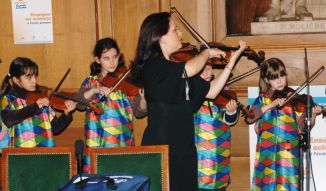 Les petits altistes de l’Ecole nationale de musique de l’Häy-aux-Roses. Alto et direction, Karine Lethiec.