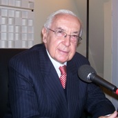 Jacques de Larosière est membre de l’Académie des sciences morales et politiques depuis 1993, dans la section générale