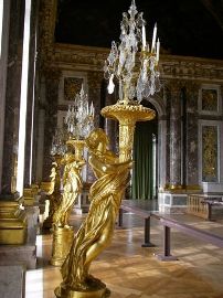 Les torchères restaurées.