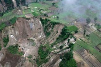 Glissement de terrain au Guatemala après le passage d’El Niño
