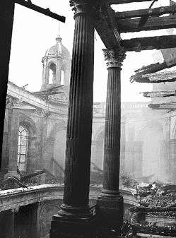 PLus d’un tiers du château est parti en fumé, suite à l’incendie qui s’est déclaré dans la nuit du 2 au 3 janvier 2003