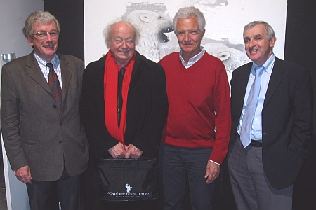 De gauche à droite : Jean-Pierre Alix, secrétaire générale du MURS, Paul Caro, de l’Académie des sciences, Président du Jury du prix Jean Rostand, Bertrand Jordan, et Jean Jouzel, actuel Président du MURS