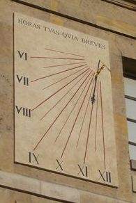 Cadran solaire de la deuxième cour de l’Institut de France