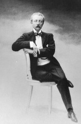 ... à la fois dandy et homme politique français