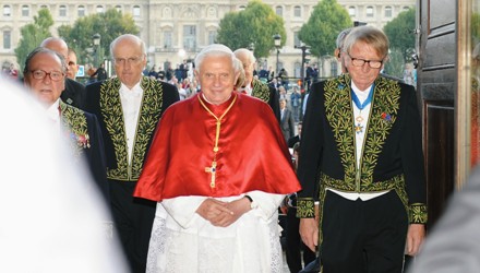 Benoît XVI le 13 septembre 2008 à l’Institut de France