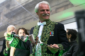 L’épe de Yann Arthus-Bertrand a été conçue par le designer Philippe Starck