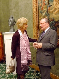 Hélène Carrère d’Encausse, Secrétaire Perpétuel de l’Académie française s’entretenant avec Gabriel de Broglie, Chancelier de l’Institut