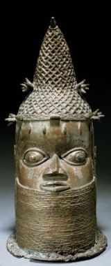 Tête commémorative d’une reine mère uhunmwun elao, Edo \/ ancien Royaume de Bénin, Nigéria