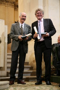 Messieurs Louis Garcia-Larrea et John N. Wood, Lauréats du Prix scientifique de la Fondation NRJ, 10 juin 2009, Coupole de l’Institut de France