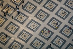 Parvis du Trocadéro, France (48°52’-2°17 E)