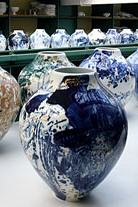 Magasin Blanc, les vases Manufacture nationale de Sèvres 29 mai 2006 -11 décembre 2008