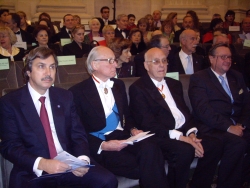 Antoine Papadimitriou et les lauréats : Prix Onassis internationaux 2009 (de gauche à droite), 14 décembre, Coupole de l’Institut de France