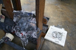 chevalet et carnet de dessin de Vladimir Velickovic, atelier du peintre le 9 février 2010