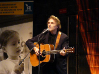 Yves Simon, le 5 mars 2010, au palais des Beaux-Arts de Lille pour le lancement de l’anniversaire