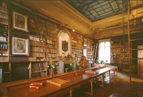 La bibliothèque de la fondation Dosne-Thiers où est dévoilé au grand public le fonds Frédéric Masson jusqu’au 28 mai 2010