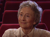 Suzanne Flon, Jeanne d’Arc dans l’Alouette et Ismène dans Antigone