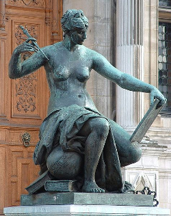 Allégorie de la Science, par Jules Blanchard, située sur le parvis de l’Hôtel de Ville à Paris.