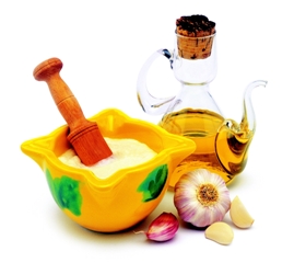 L’aïoli est une mayonnaise parfumée à l’ail. C’est une simple émulsion "huile dans eau".