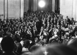 Le 13 octobre 1977 : jour de la réception d’Alain Peyrefitte par Claude Lévi-Strauss sous la Coupole