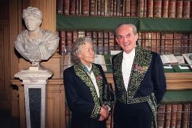 Avec Jacqueline de Romilly également membre de deux académies : Académie française et Académie des inscriptions et belles-lettres