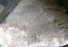 Île Kangaroo, baie de Penneshaw : inscription gravée, datant de 1803, réalisée par un des marins du navire Le Géographe et rendant hommage à Nicolas Baudin