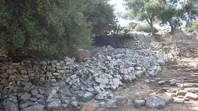 Travaux de dégagement des pierriers.