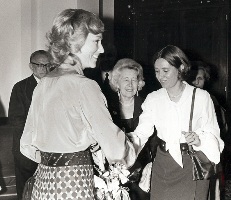 Les ecrivains Marnix Gijsen, sa fille Françoise Mallet-Joris, Suzanne Lilar, et la future reine Paola, 1960