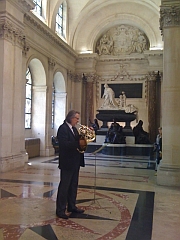 André Cazalet interprétant  Lune de sang pour cor seul (1983) de Jean-Louis Florentz, 15 juin 2011, Institut de France