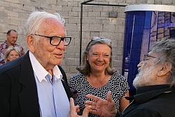 Pierre Cardin, Lydia Harambourg et le sculpteur Cruz Diez, 2 juillet 2011, Lacoste