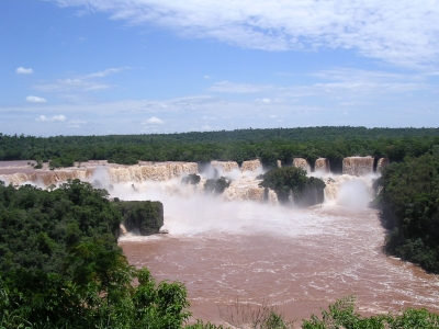 Chutes d’Iguassu, Argentine-Brésil, 30 octobre 2005, 18.000 m3\/s