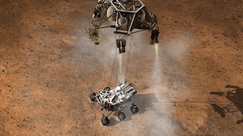 Pour un attérissage en douceur de Curiosity, un triple système de parachute, de rétro fusé et d’air bag est prévu.