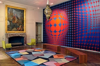 Exposition   4 siècles de  création, le château de Versailles raconte le mobilier national , 2011
