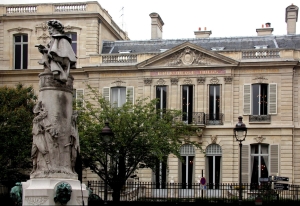 Façade de l’hôtel Dosne-Thiers, place Saint-Georges
