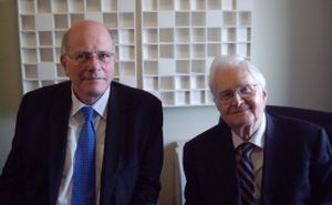 Dominique Descotes (à gauche) et Jean Mesnard : l’élève et le maître, heureux de dialoguer sur leur auteur favori : Pascal.