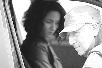 Régis Wargnier et Rachida Brakni, sur le tournage de  La Ligne droite, 2011