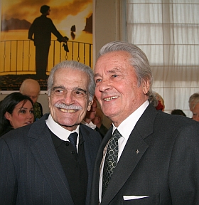 Alain Delon et Omar Sharif, cérémonie d’installation de Régis Wargnier au sein de l’Académie des beaux-arts, 1er février 2012
