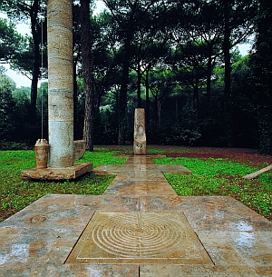 Jean-Paul Philippe, "Marelle entre ciel et  terre", la Tour méridienne, 1989, Bruxelles