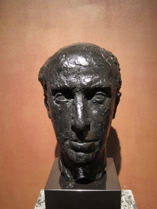 Buste d’Edouard Bonnefous réalisé par le sculpteur Paul Belmondo (1898-1982) et exposé au sein de l’Institut de France