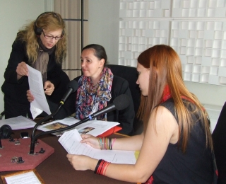 Les élèves et enseignants de l’école d’art Koronin dans le studio de Canal Académie