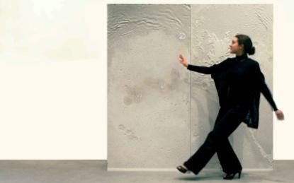 Milène Guermont, "Mur Nuées", Béton polysensoriel, Exposition "Mémoires Sensibles !" de                                                                                 Musée des Archives nationales juin 2012